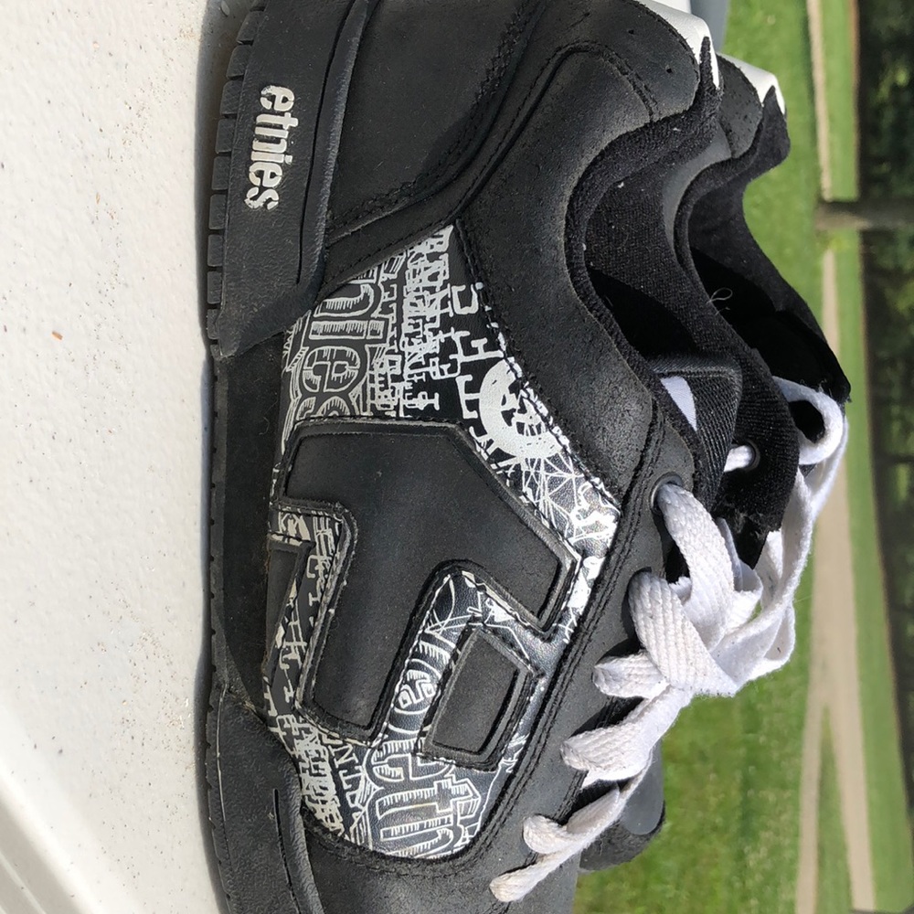 etnies